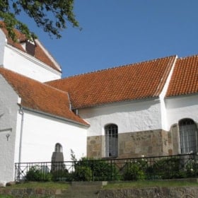 Påskegudstjeneste og morgenmad i Snøde Kirke
