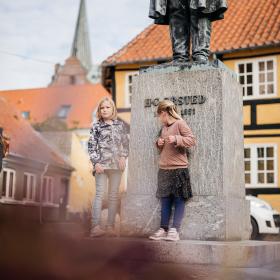 Opdag elektromagnetisme sammen med hc Ørsted - lærerige oplevelser for børn