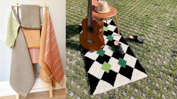 The Gulstav Weavers - Weaving