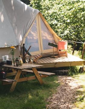 Glamping telt - med udendørs hygge - vin og bål